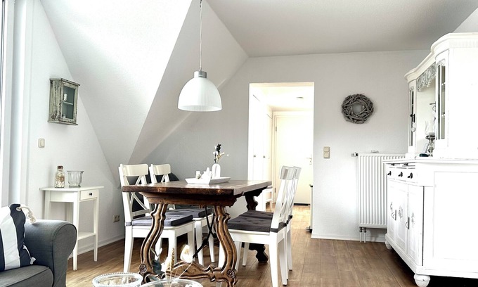 Neue Tiefe Apartment | Moderne und Stilvolle Ferienwohnung für 4 Personen in Strandnähe