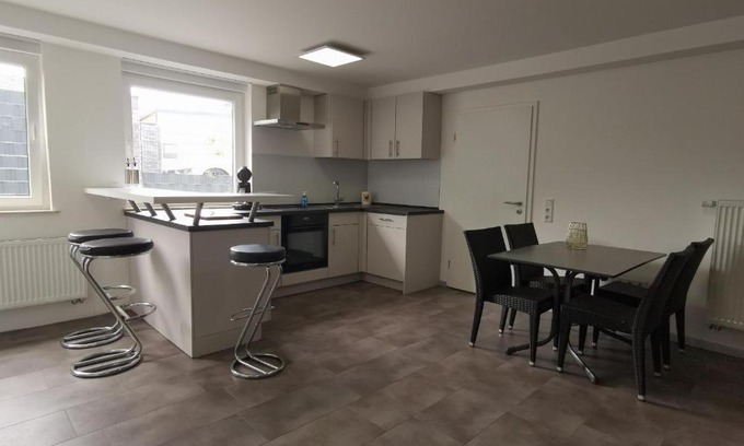 Remscheid Apartment | Moderne Wohnung mit Terrasse und eigenem Zugang.