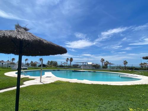 Chiclana de la Frontera Apartment | Moderno Apartamento Primera Línea Playa de La Barrosa by ChiclanaDreams