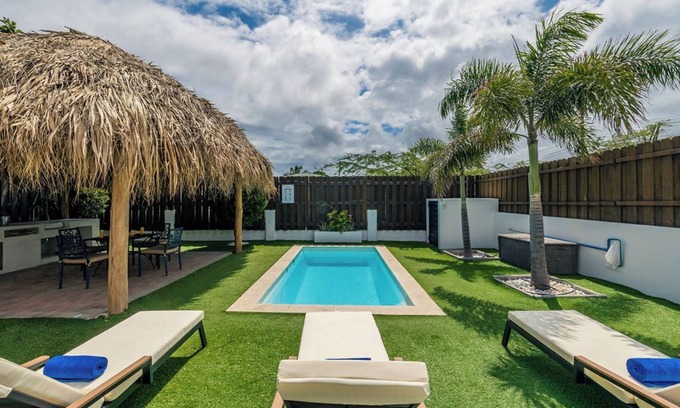 Koyari Villa | ModernPrivatePoolQuiet3BR2BA Eagle/Palm Beach