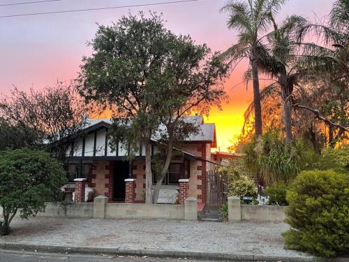 Port Elliot House | Mohill Cottage 1800's Heart of PortElliot SA