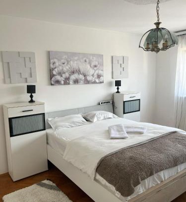 Gornji Milanovac Apartment | Moj dom