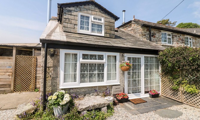 Henwood Cottage | MOLE COTTAGE, pet friendly, character holiday cottage in Upton Cross