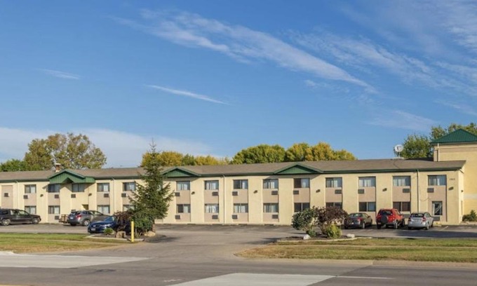 Quad Cities Hotel | Moline Bell