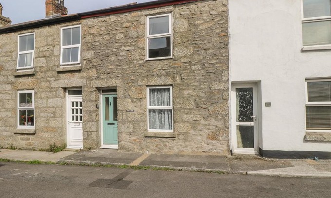 St Just House | Mollys Cottage