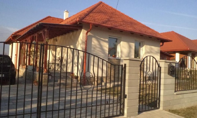 Balatonfuzfo Apartment | Molni