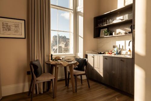 Old Town Hotel | Moment George IV Bridge