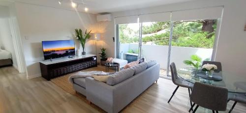 North Bondi Apartment | Moments to famous Bondi Beach
