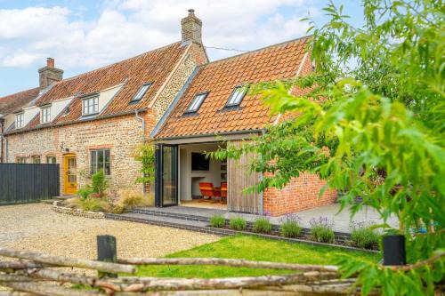 Aldborough House | Monarc House - Sleeps 2 by Big Skies Estates