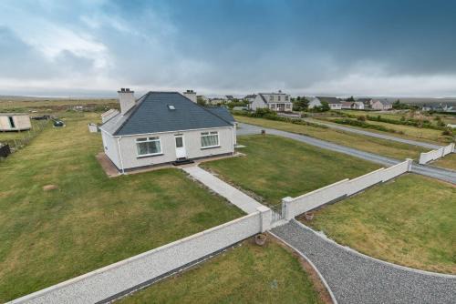 Barvas House | Monard Villa