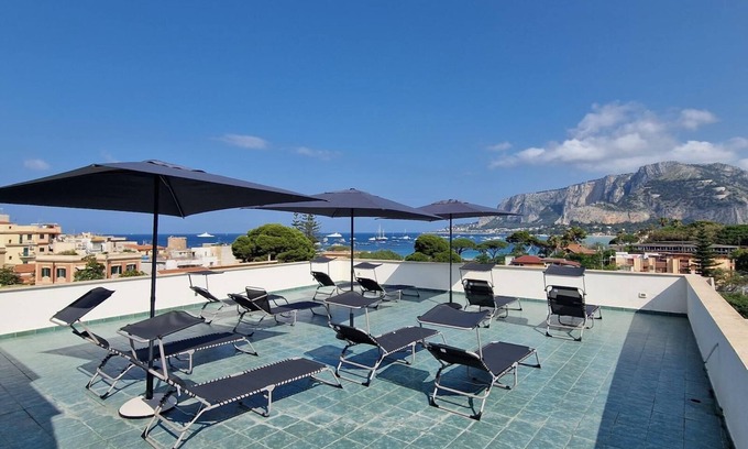 Mondello Bed & Breakfast | Mongibello rooftop