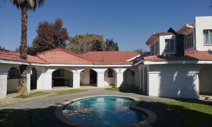 Welkom House | Monica's Guesthouse