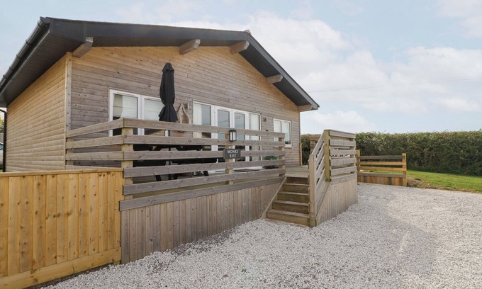 Monknash Cottage | MONKS REST, pet friendly, country holiday cottage in Monknash