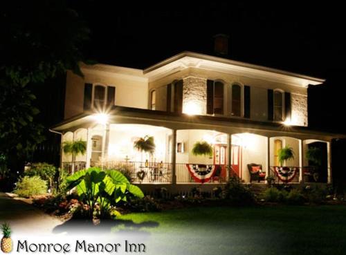 South Haven Bed & Breakfast | Monroe Manor Inn