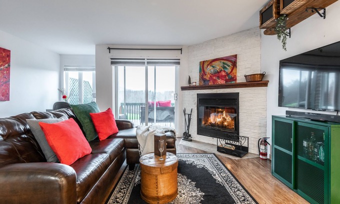 Mont-Tremblant House | Mont-Tremblant Golf Getaway (season rentals)