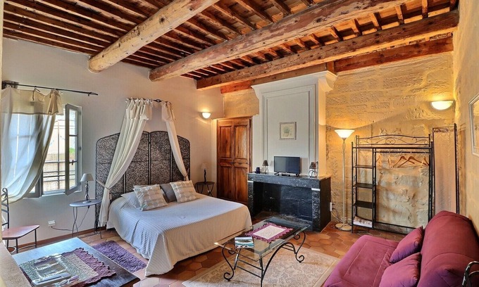 Montaren-et-Saint-Mediers Apartment | Montaren Et Saint Mediers: LIST LAVENDER studio in Farmhouse of XVIIIème with made safe heated swimming pool and Spa close to UZES