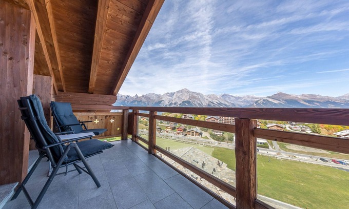 Saint-Pierre-de-Clages Apartment | Montagnard 12 - Spa Access