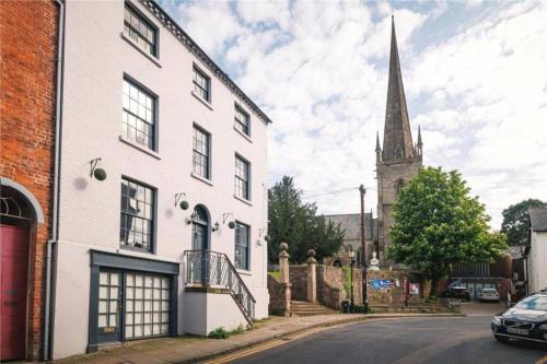 Ross-on-Wye House | Montague House Town Centre Sleeps Up To 12 Guests