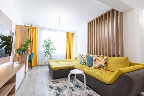 Tractorul Apartment | Montana Garden