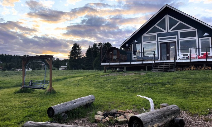Anaconda House | Montana Lakeside Sanctuary: Yoga & Sauna Escape