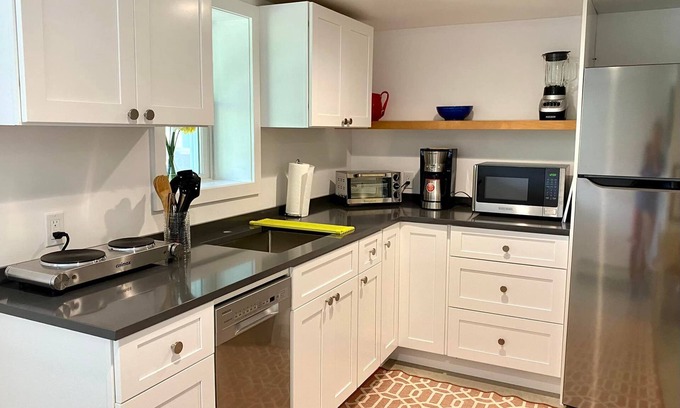 Montauk Cottage | Montauk Sunset Cottage overlooking Garden! Walk to Train, Montauket and Duryea's