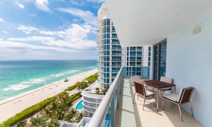 North Beach Apartment | Monte Carlo Suites in Miami Beach