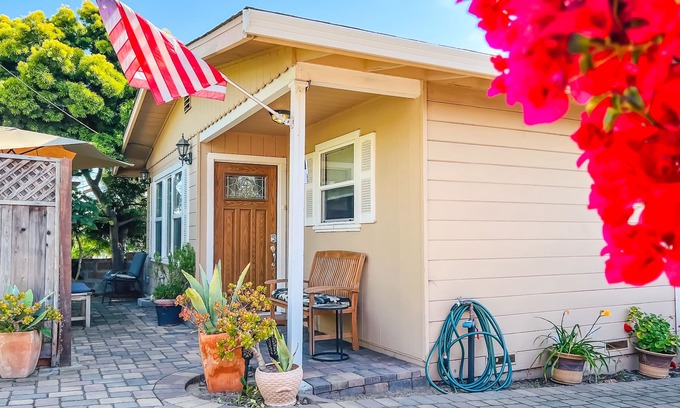 Seaside House | Monterey Co. Bungalow Near the Ocean - 2 Free Aquarium Passes Included!