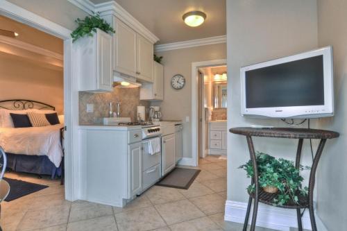 San Clemente Apartment | Monterey D