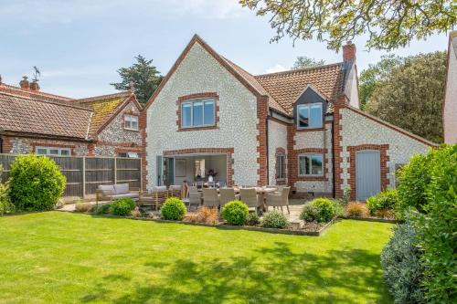 Thornham House | Monterey House