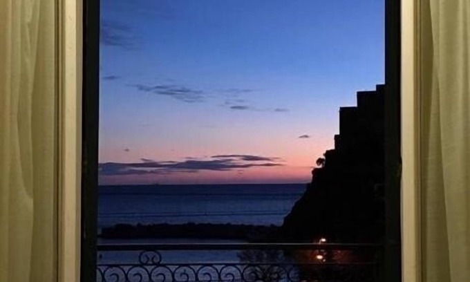 Borgo Antico Apartment | Monterosso 30 metresfrom the beach, wonderful sea view free wi- fi parking