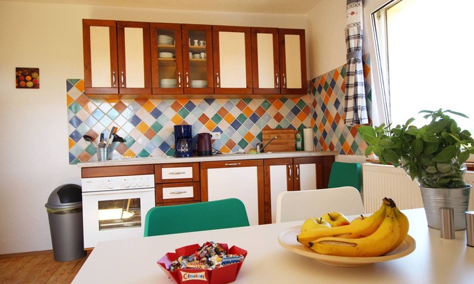 Suppingen Apartment | Monteurwohnung Bw06, 85qm mit 4 Schlafräume für Max. 8 Personen