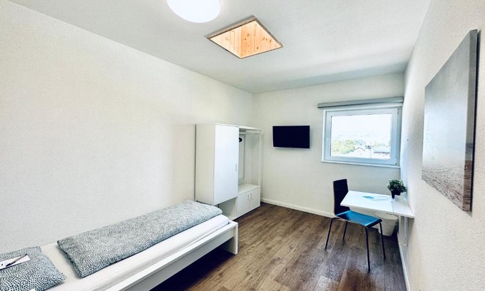 Deitingen Apartment | Monteurzimmer - Worker's accommodation - ZIMMERzuVERMIETEN in Deitingen Industriestrasse