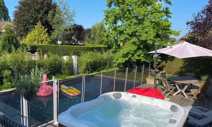 Montfort-l'Amaury House | Montfort L'amaury, Avec Piscine et Jaccuzi