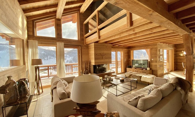 Montgenevre Ski Chalet | Montgenevre. new Tipamountain chalet, luxury, charm, 185m superb view.