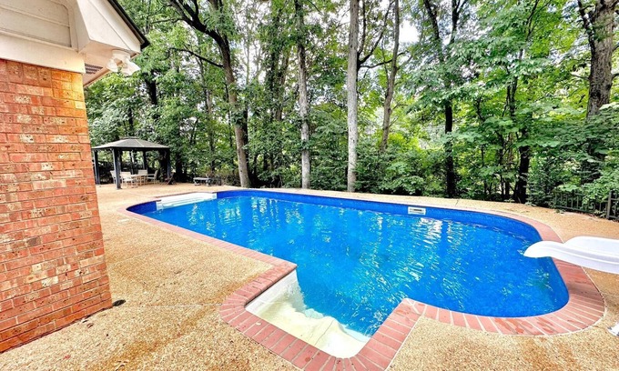 Cordova House | MONTHLY STAYS-Comfortable 4-Bedroom Home with Pool, Near Shelby Park
