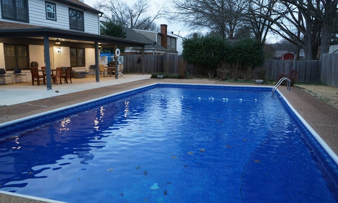 Ellendale House | MONTHLY STAYS-Roomy 6BR Home in Memphis - Close to Everything