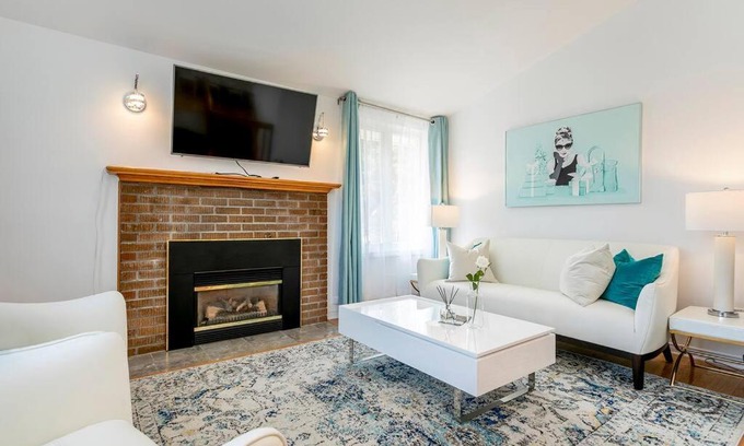 Chateauguay Villa | Montreal RiverView New Pool BBQ 4bedroom