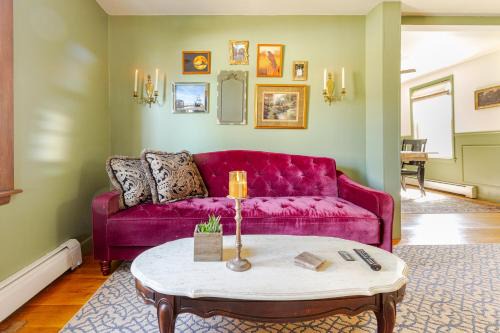 Salem Apartment | Moody Salem Home Away From Home