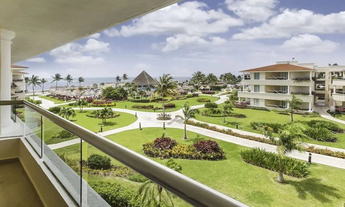 Cancun Resort | Moon Palace Sunrise/Nizuc Diamond All-Inclusive!