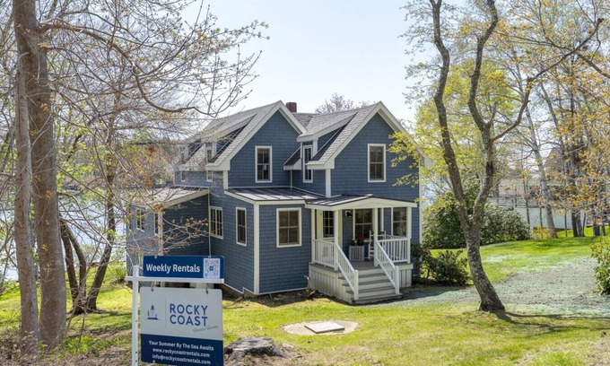 Bayville House | Moon Tide Cottage on Linekin Bay with Rocky Coast Rentals