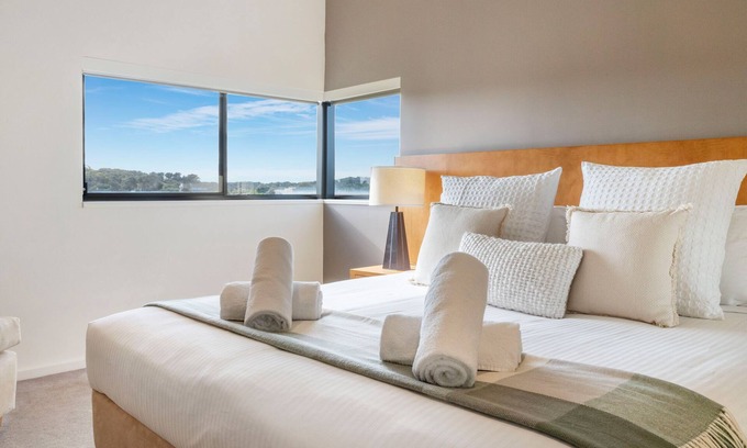 Fingal Apartment | Moonah Links Apartment 24 - Fairway Views, Golf, Hot Springs