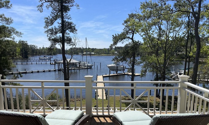 Oriental House | Mooncatcher's - exquisite waterfront home!