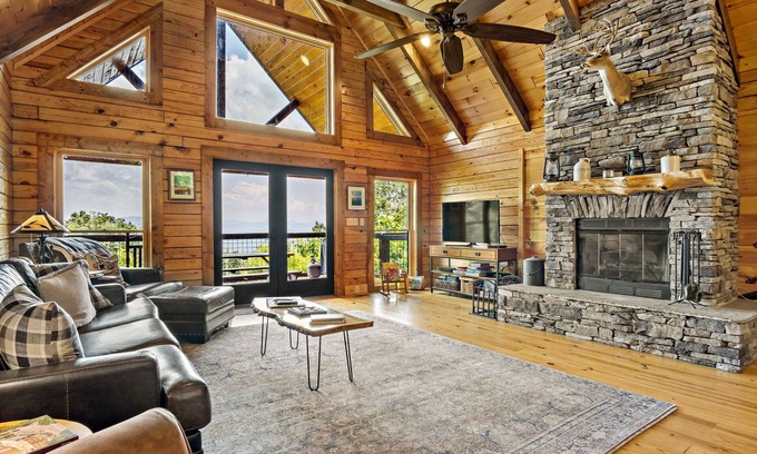 Marion Cabin | Moondance | Log Cabin with Hot Tub, Fire Pit & Mountain Views!