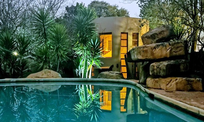Greater Johannesburg Metropolitan Area Ski Chalet | Moonflower Cottages