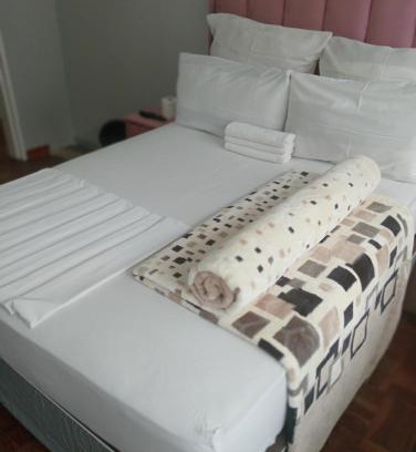 Boksburg House | Moonlight Guesthouse - Boksburg