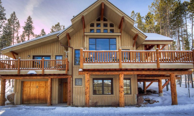 Big Sky Cabin | Moonlight Luxury Chalet- Large Deck, Mtn Views, Ski-in/out, Hot Tub, 2Fireplaces