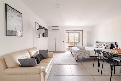 Correeira Apartment | Moonlit Tide by Seareen