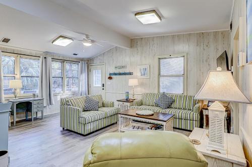 Folly Field House | Moonshell 3