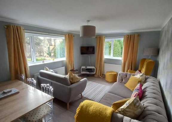 Bourton Apartment | Moore Apartment