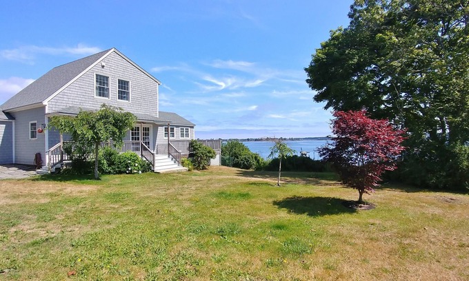 Mid-Coast and Islands House | Moorings - Enjoy sweeping sunrises from this waterfront home on Basin Point.